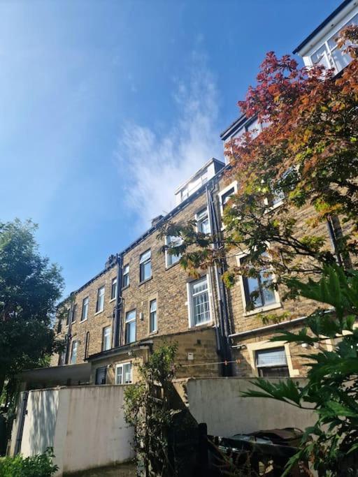 Private Courtyard Apartment In Bradford With Parking Shipley  Exterior foto